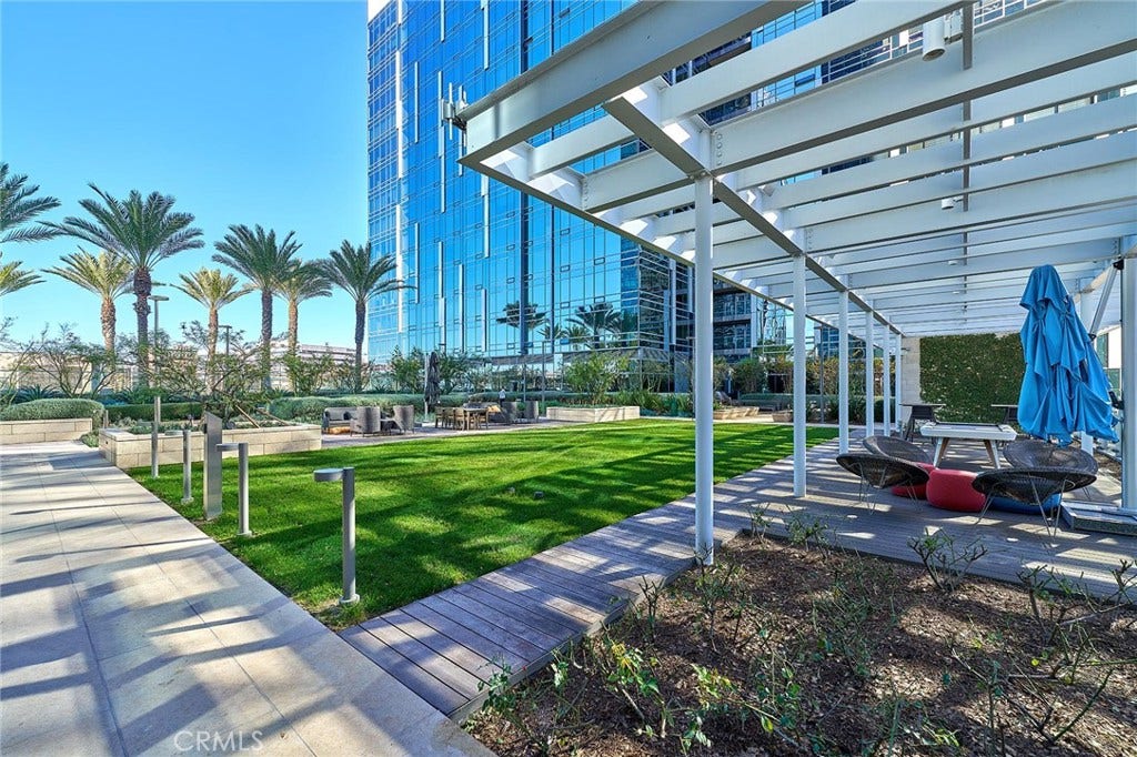 877 Francisco, #1717, Los Angeles, CA 90017 877 Francisco, #1717, Los Angeles, CA 90017