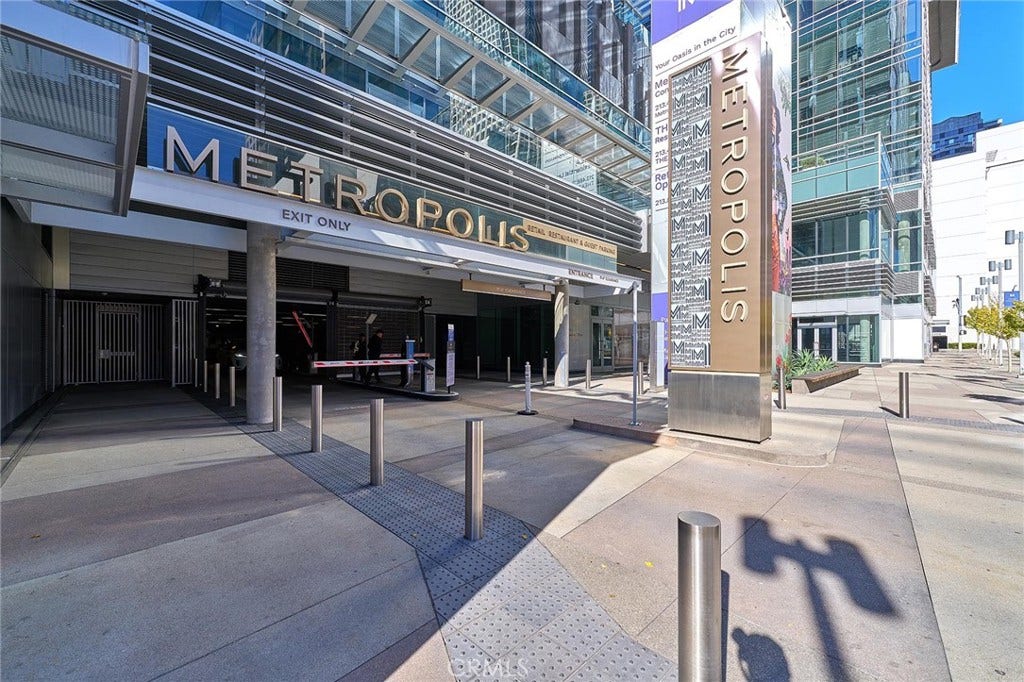 877 Francisco, #1717, Los Angeles, CA 90017 877 Francisco, #1717, Los Angeles, CA 90017