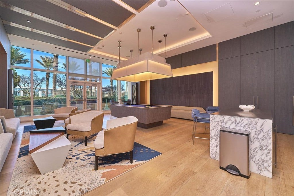 877 Francisco, #1717, Los Angeles, CA 90017 877 Francisco, #1717, Los Angeles, CA 90017