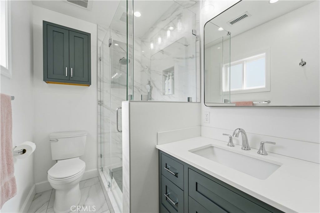 Bathroom for  Master bedroom