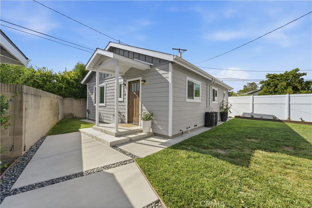 3329 N Los Coyotes Diagonal, #A, Long Beach, CA 90808