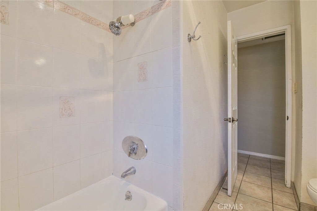 11231 Tigrina Avenue, Whittier, CA 90603 Guest Bathroom