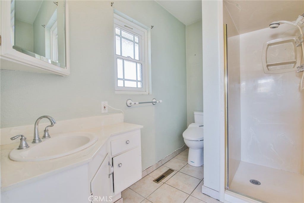 11231 Tigrina Avenue, Whittier, CA 90603 Master Bathroom