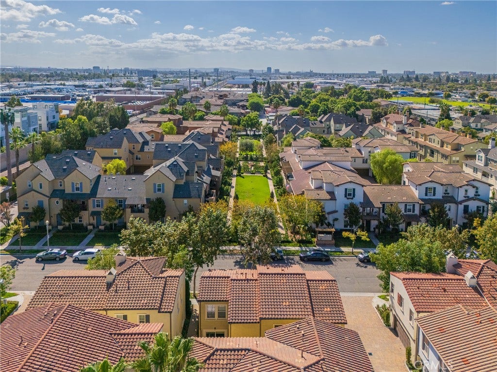 711 E Valencia, Anaheim, CA 92805