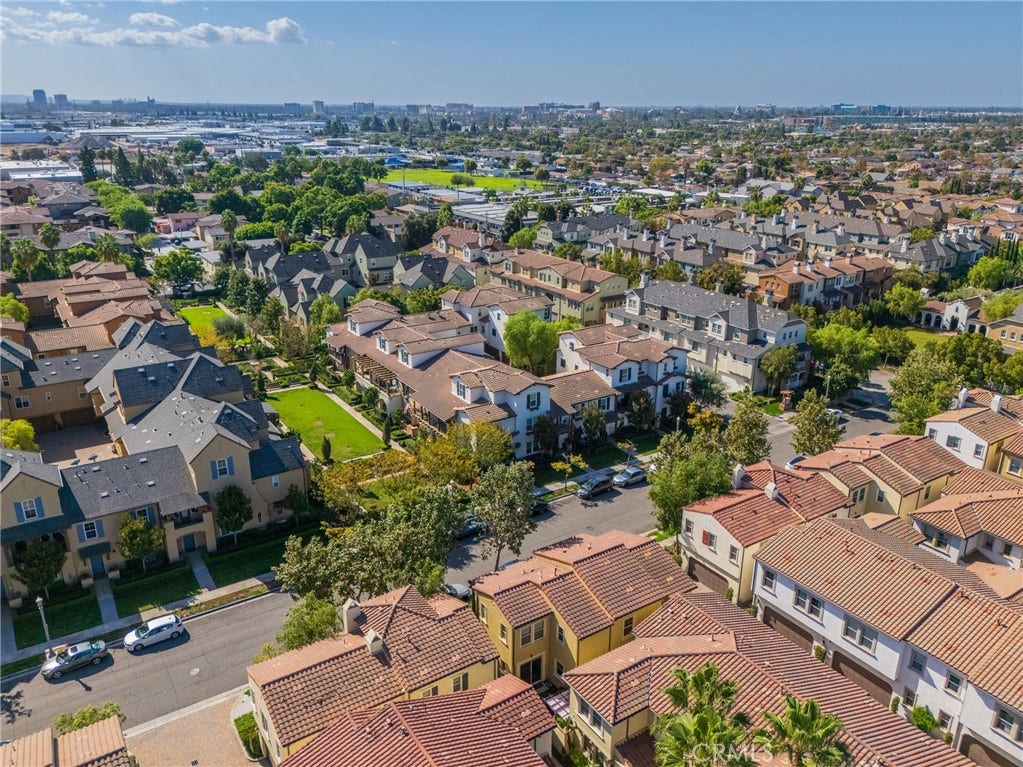 711 E Valencia, Anaheim, CA 92805