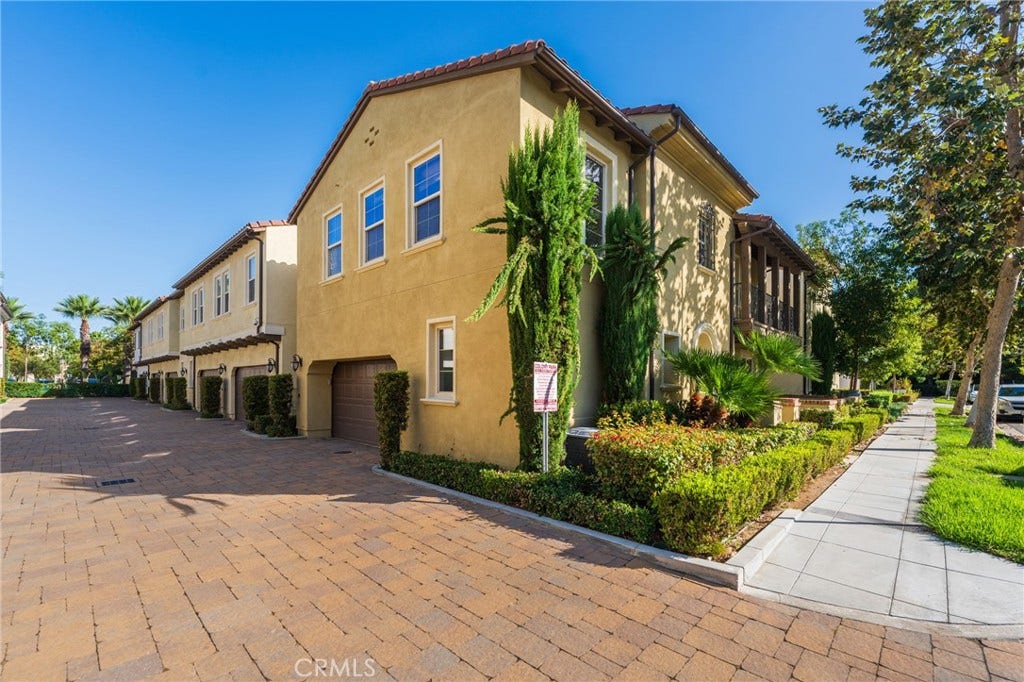 711 E Valencia, Anaheim, CA 92805