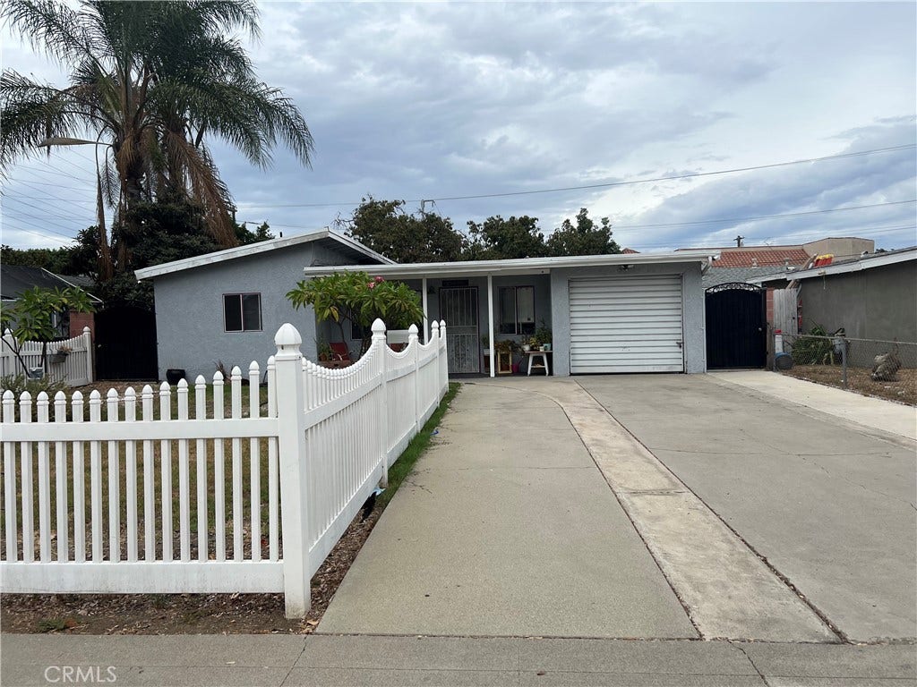 305 E Valencia, Fullerton, CA 92832 305 E Valencia, Fullerton, CA 92832