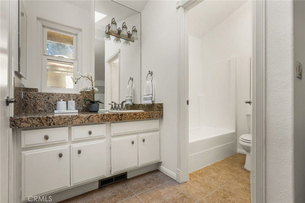 4900 E Chapman, #109, Orange, CA 92869 4900 E Chapman, #109, Orange, CA 92869