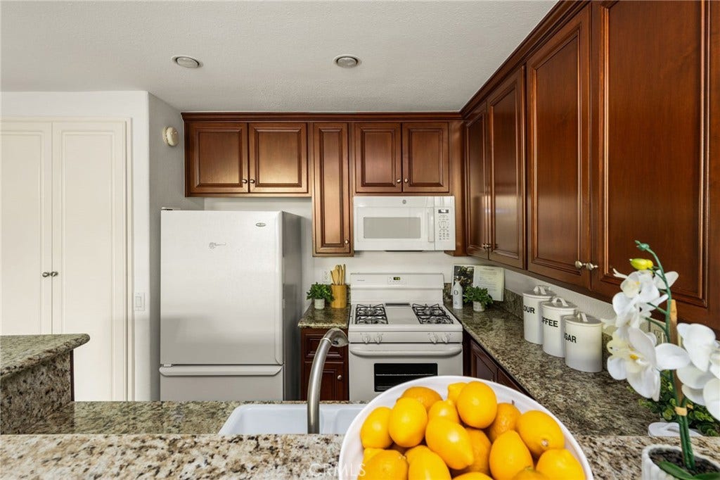 4900 E Chapman, #109, Orange, CA 92869 4900 E Chapman, #109, Orange, CA 92869