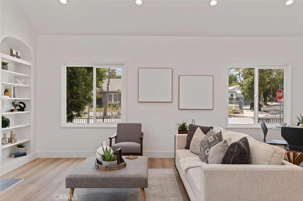 1050 S Plymouth, Los Angeles, CA 90019 1050 S Plymouth, Los Angeles, CA 90019