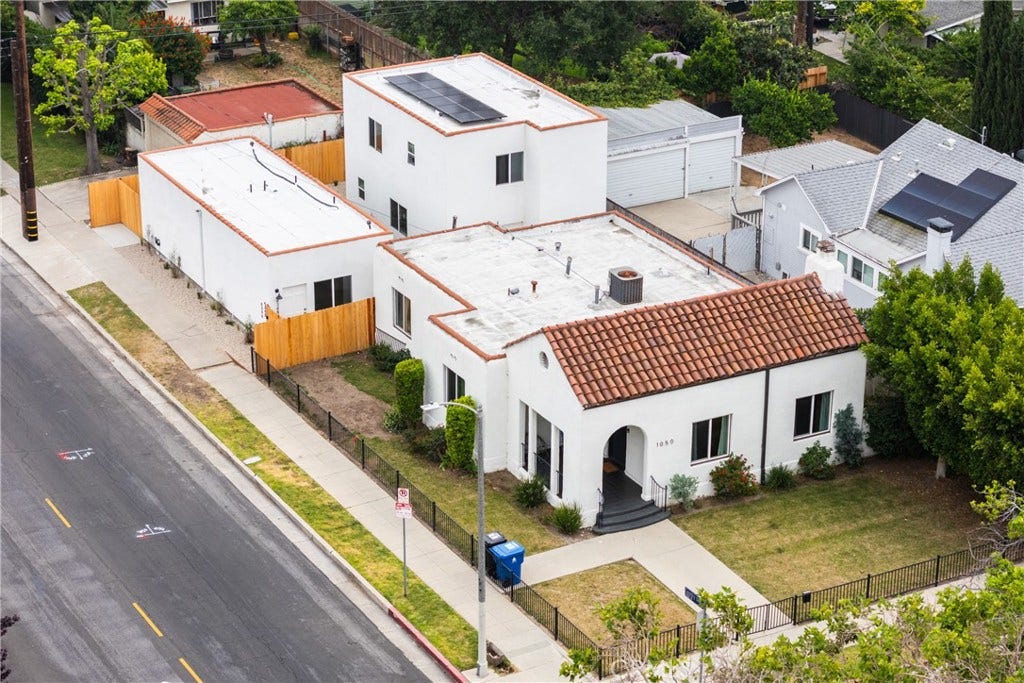 1050 S Plymouth, Los Angeles, CA 90019 1050 S Plymouth, Los Angeles, CA 90019