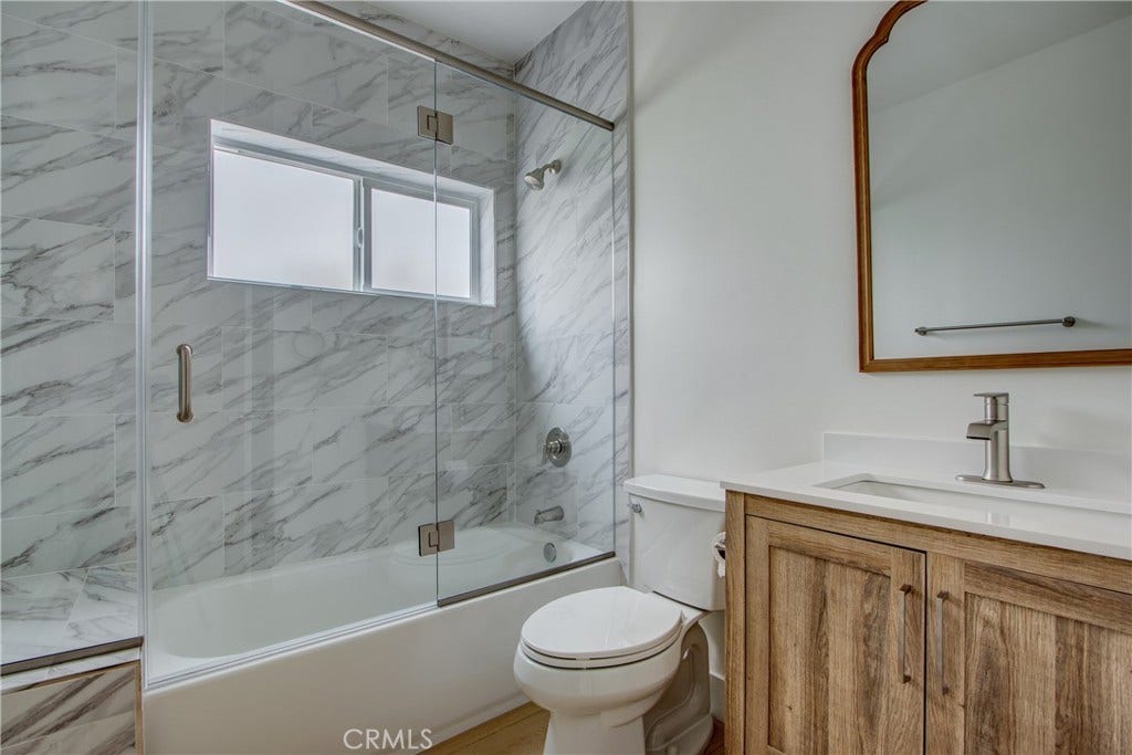 1050 S Plymouth, Los Angeles, CA 90019 1050 S Plymouth, Los Angeles, CA 90019