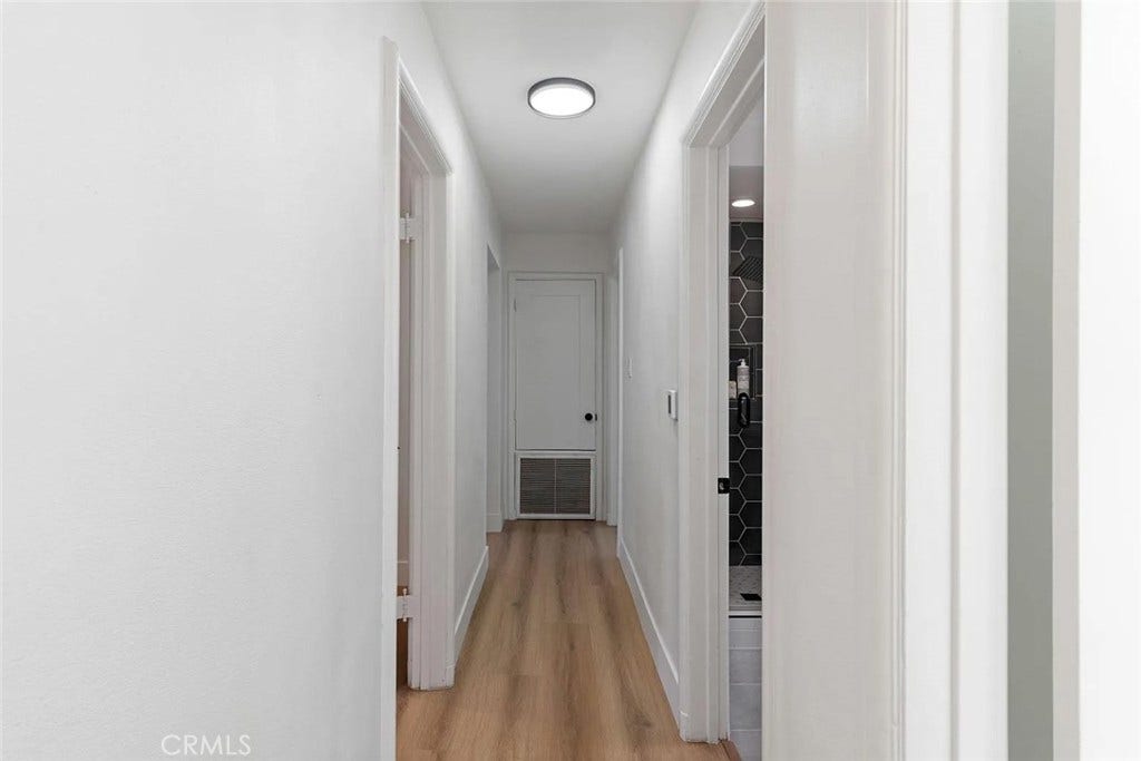 1050 S Plymouth, Los Angeles, CA 90019 1050 S Plymouth, Los Angeles, CA 90019