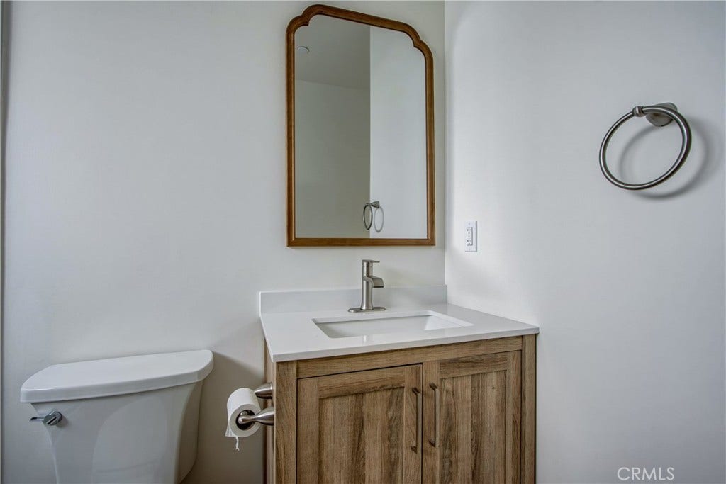 1050 S Plymouth, Los Angeles, CA 90019 1050 S Plymouth, Los Angeles, CA 90019