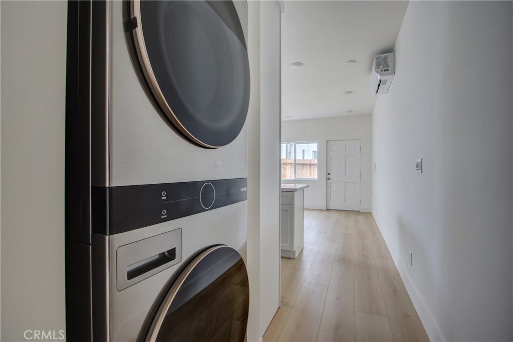 1050 S Plymouth, Los Angeles, CA 90019 1050 S Plymouth, Los Angeles, CA 90019