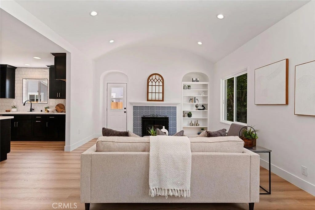 1050 S Plymouth, Los Angeles, CA 90019 1050 S Plymouth, Los Angeles, CA 90019