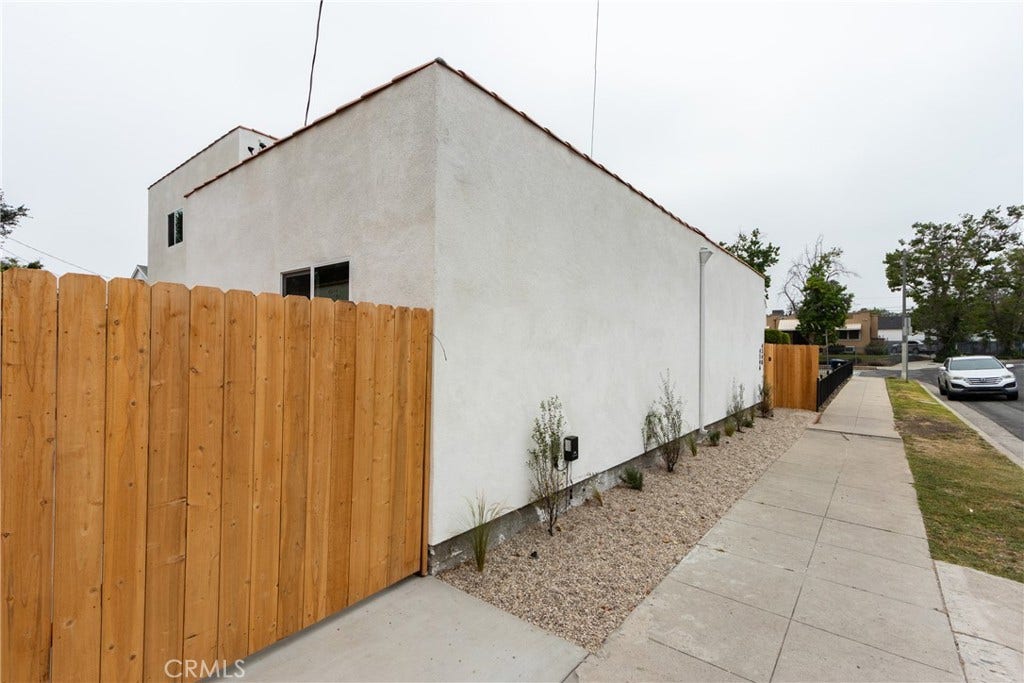 1050 S Plymouth, Los Angeles, CA 90019 1050 S Plymouth, Los Angeles, CA 90019