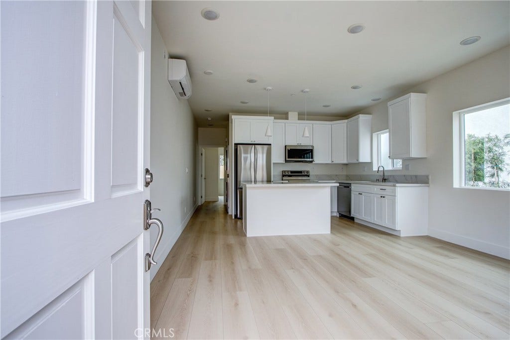 1050 S Plymouth, Los Angeles, CA 90019 1050 S Plymouth, Los Angeles, CA 90019
