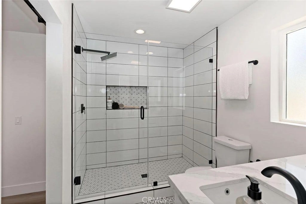 1050 S Plymouth, Los Angeles, CA 90019 1050 S Plymouth, Los Angeles, CA 90019