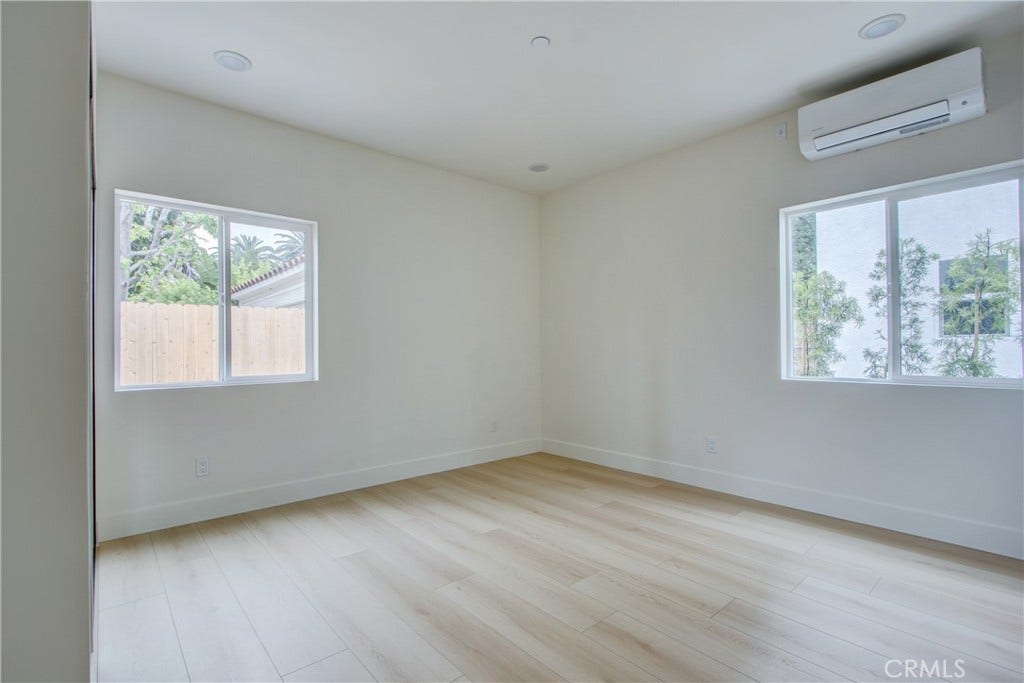 1050 S Plymouth, Los Angeles, CA 90019 1050 S Plymouth, Los Angeles, CA 90019