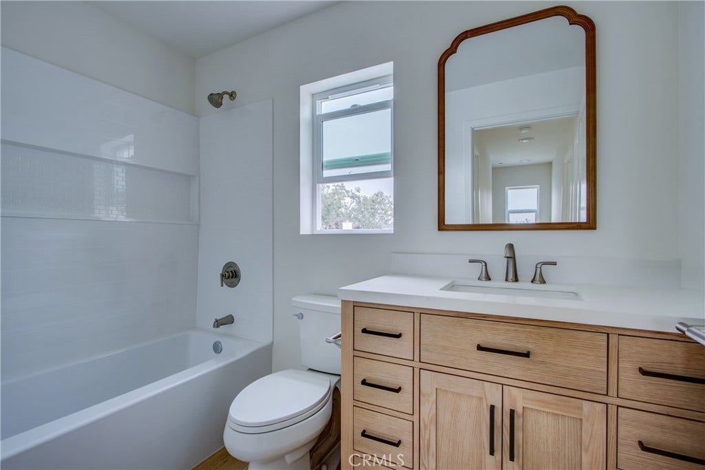 1050 S Plymouth, Los Angeles, CA 90019 1050 S Plymouth, Los Angeles, CA 90019