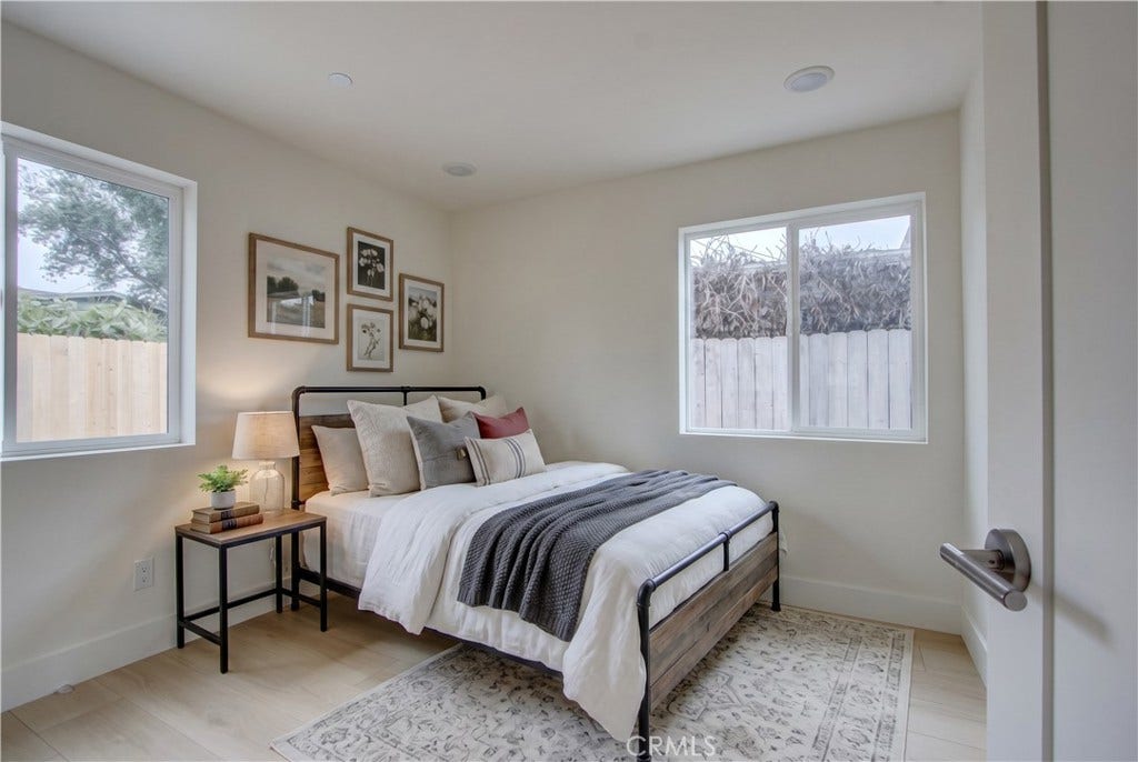 1050 S Plymouth, Los Angeles, CA 90019 Virtually Staged