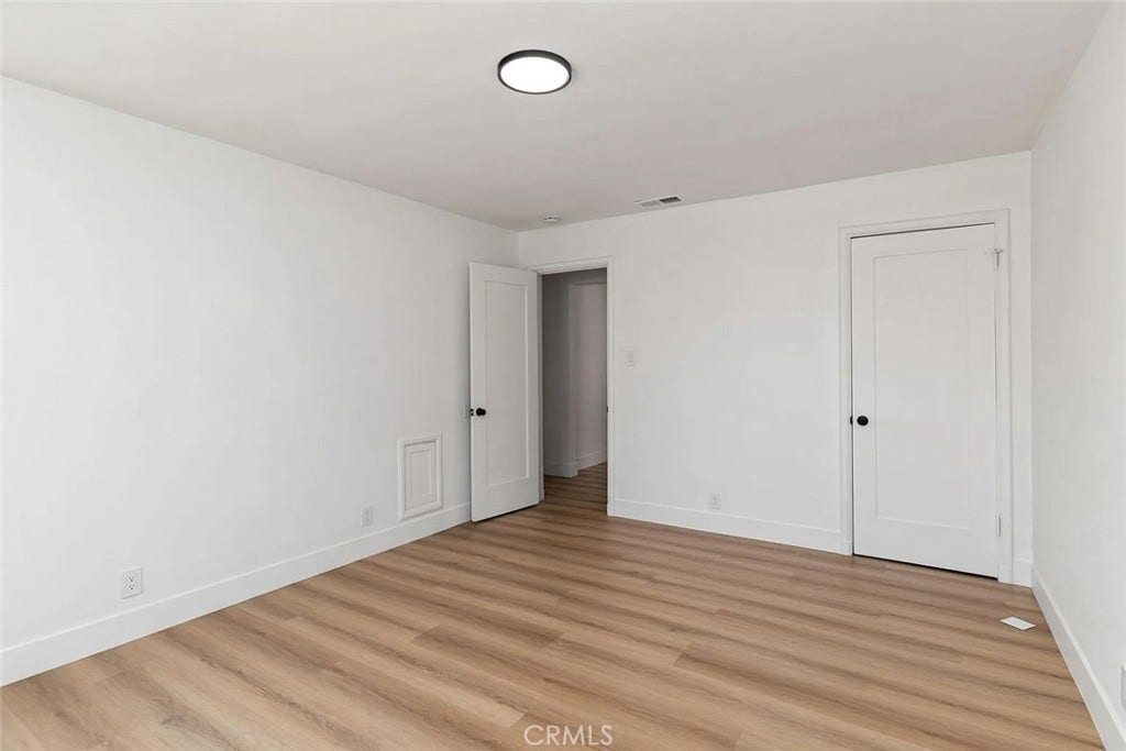 1050 S Plymouth, Los Angeles, CA 90019 1050 S Plymouth, Los Angeles, CA 90019
