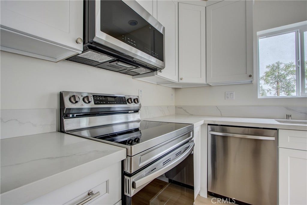 1050 S Plymouth, Los Angeles, CA 90019 1050 S Plymouth, Los Angeles, CA 90019