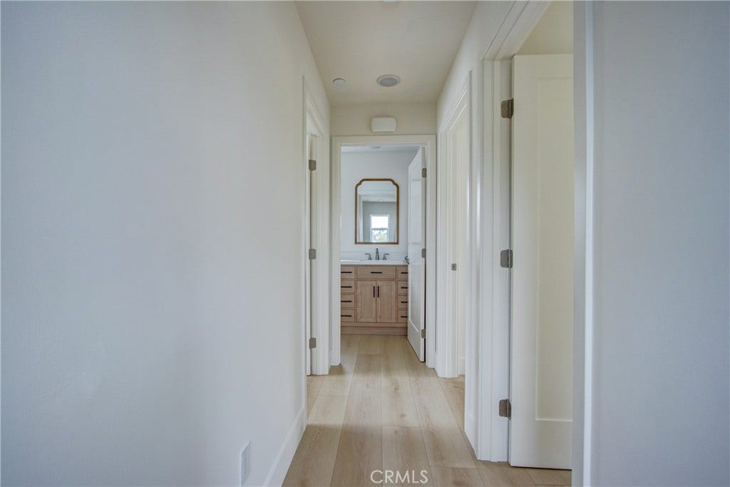 1050 S Plymouth, Los Angeles, CA 90019 1050 S Plymouth, Los Angeles, CA 90019