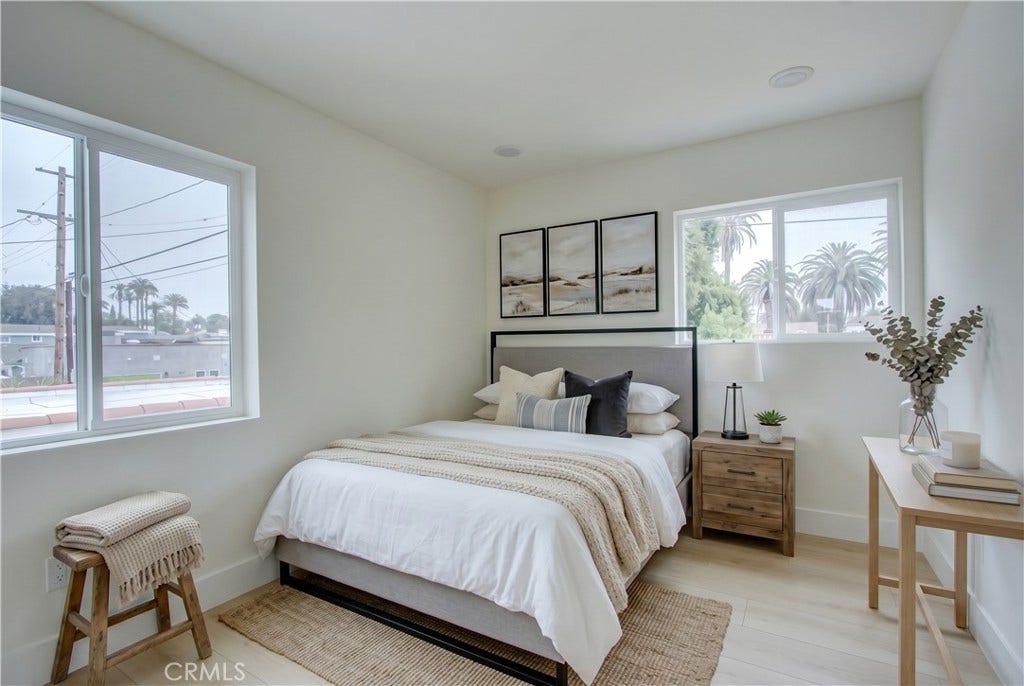 1050 S Plymouth, Los Angeles, CA 90019 Virtually Staged