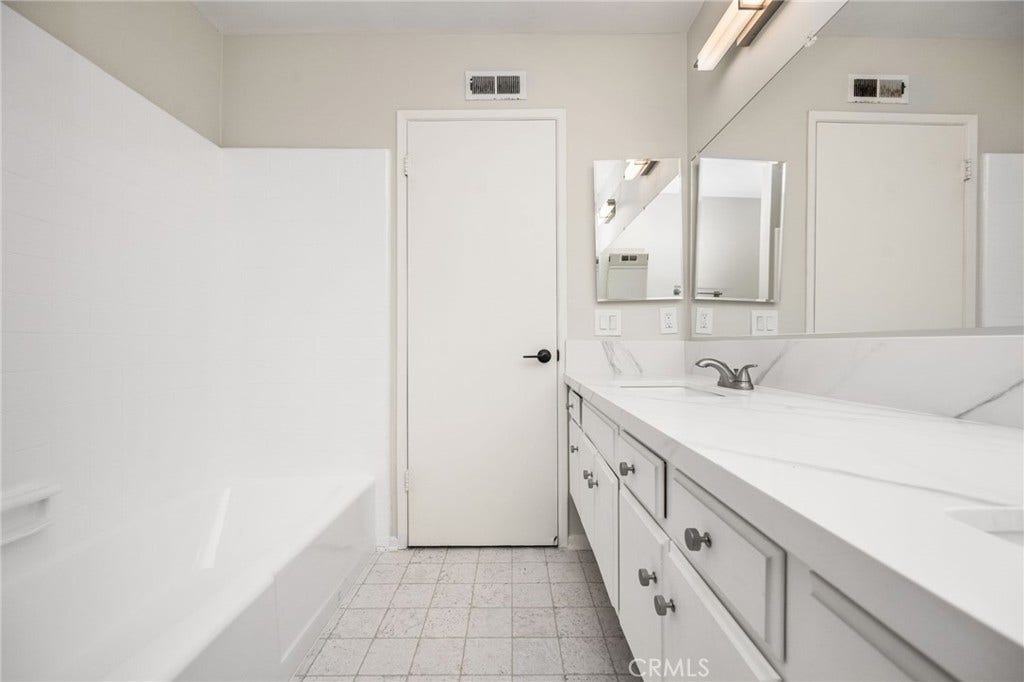 1877 Swan Circle, Costa Mesa, CA 92626