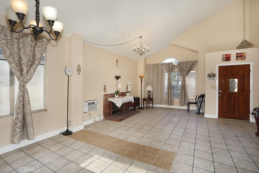 5214 W 3rd, Santa Ana, CA 92703