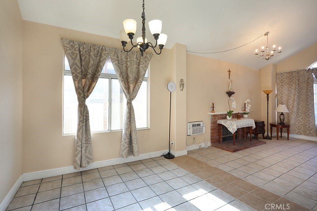 5214 W 3rd, Santa Ana, CA 92703