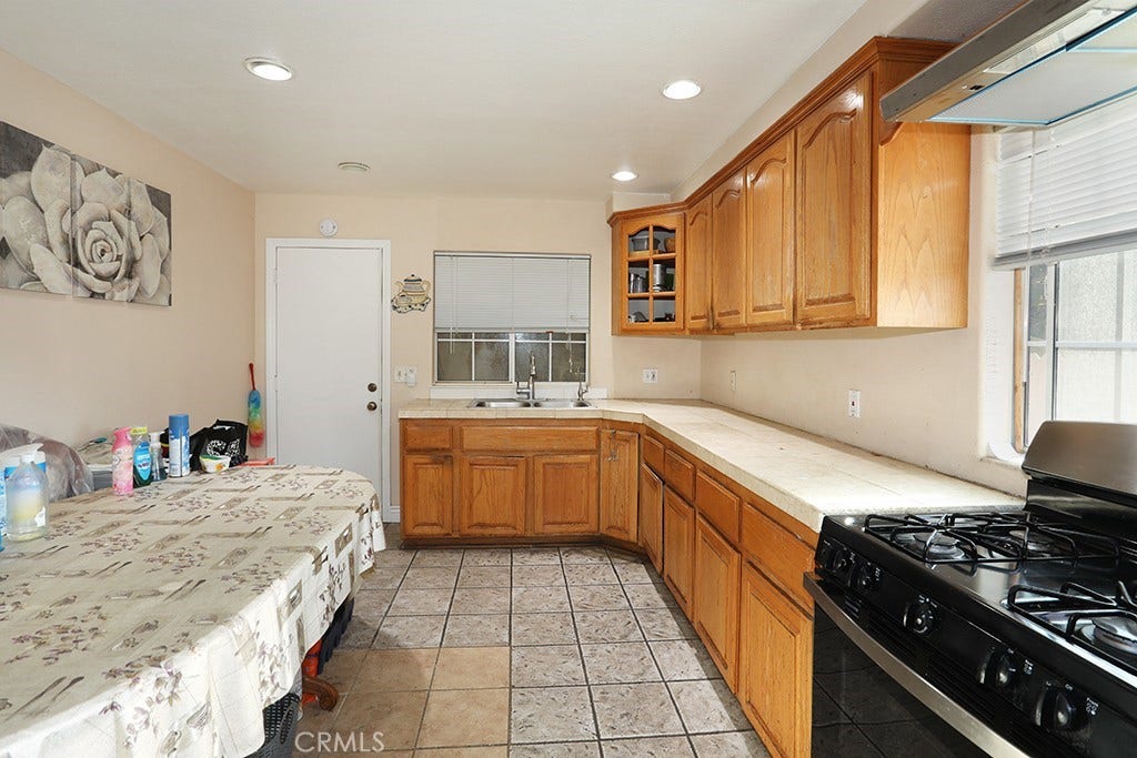 5214 W 3rd, Santa Ana, CA 92703