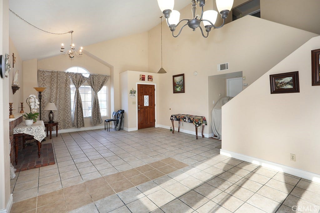 5214 W 3rd, Santa Ana, CA 92703
