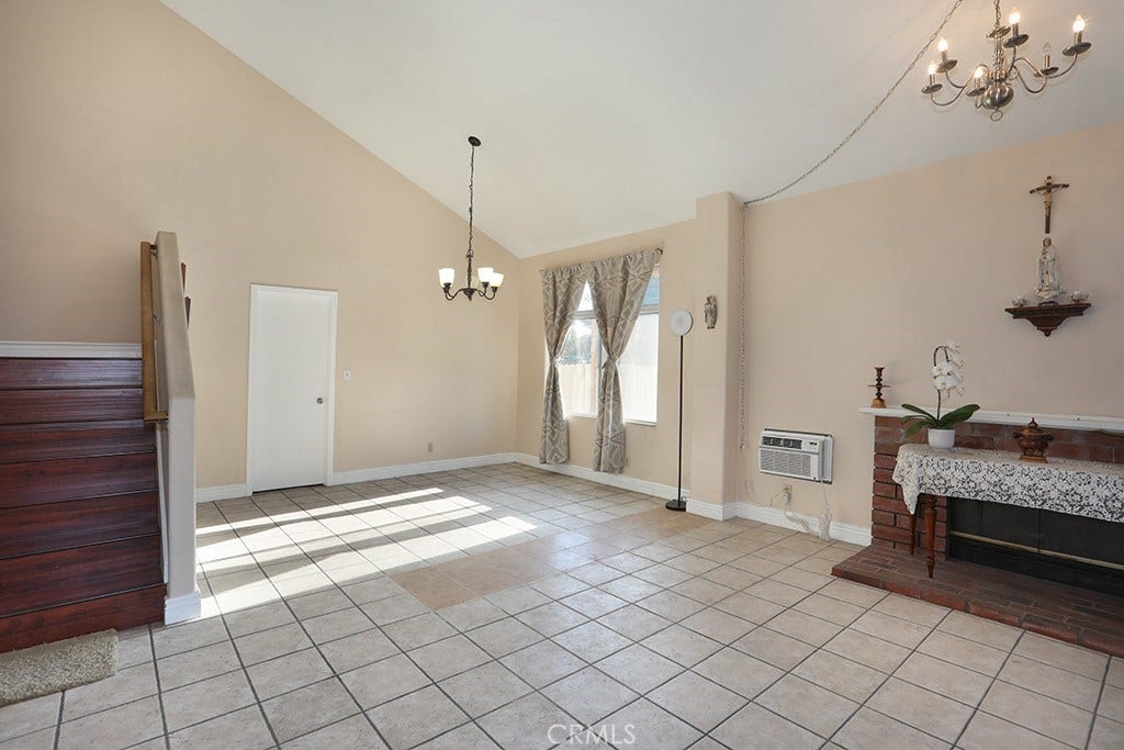 5214 W 3rd, Santa Ana, CA 92703