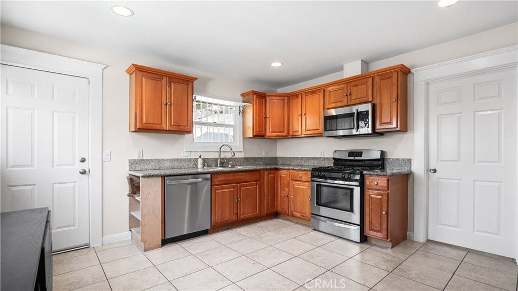 1849 W 38th Street, Los Angeles, CA 90062 Kitchen