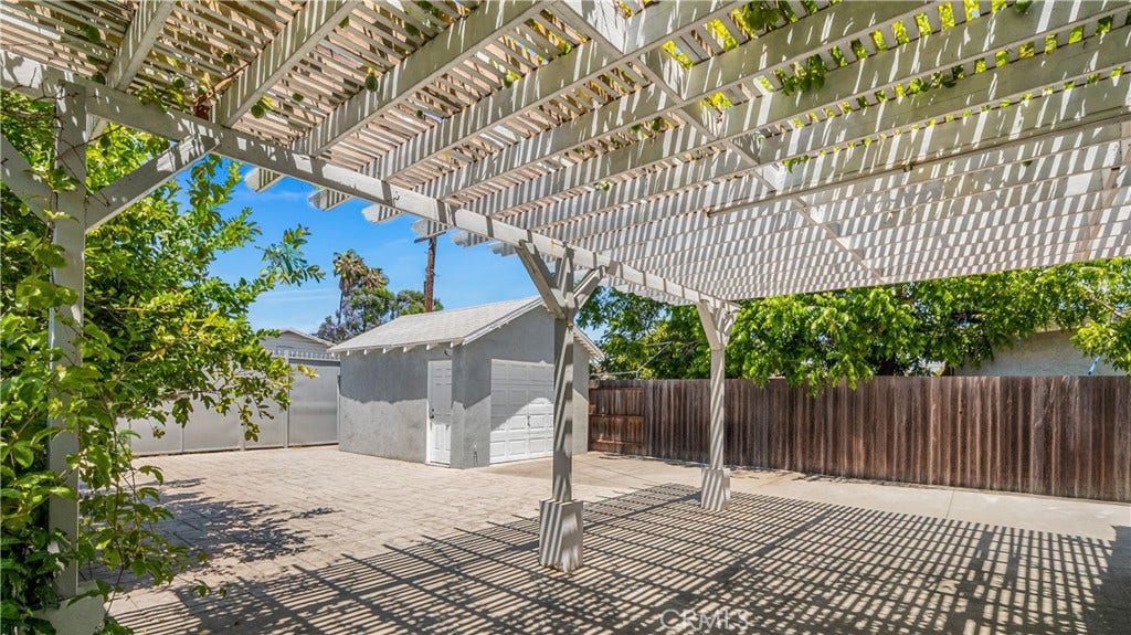 1849 W 38th Street, Los Angeles, CA 90062 Backyard.