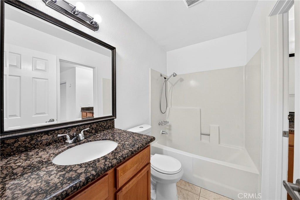 1315 Massachusetts Avenue, #103, Riverside, CA 92507 Hallway Full Bathroom