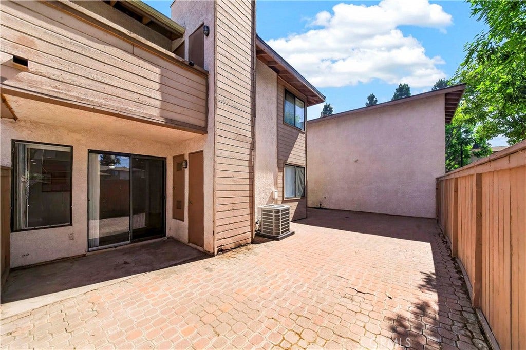 1315 Massachusetts Avenue, #103, Riverside, CA 92507 Yard
