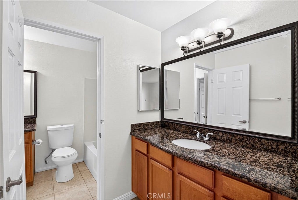 1315 Massachusetts Avenue, #103, Riverside, CA 92507 Master bedroom vanity