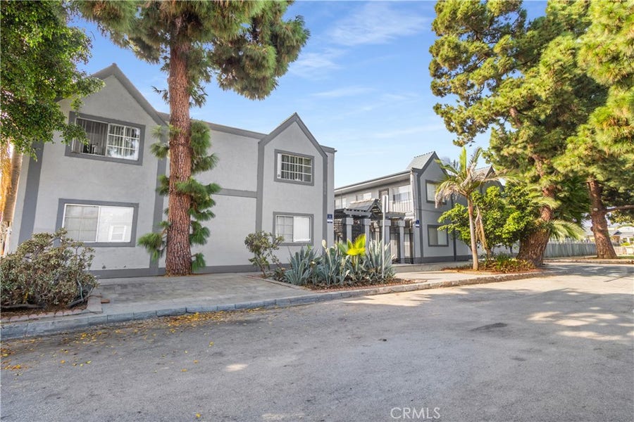 Property photo for 2500 E Spaulding Street, Long Beach, CA