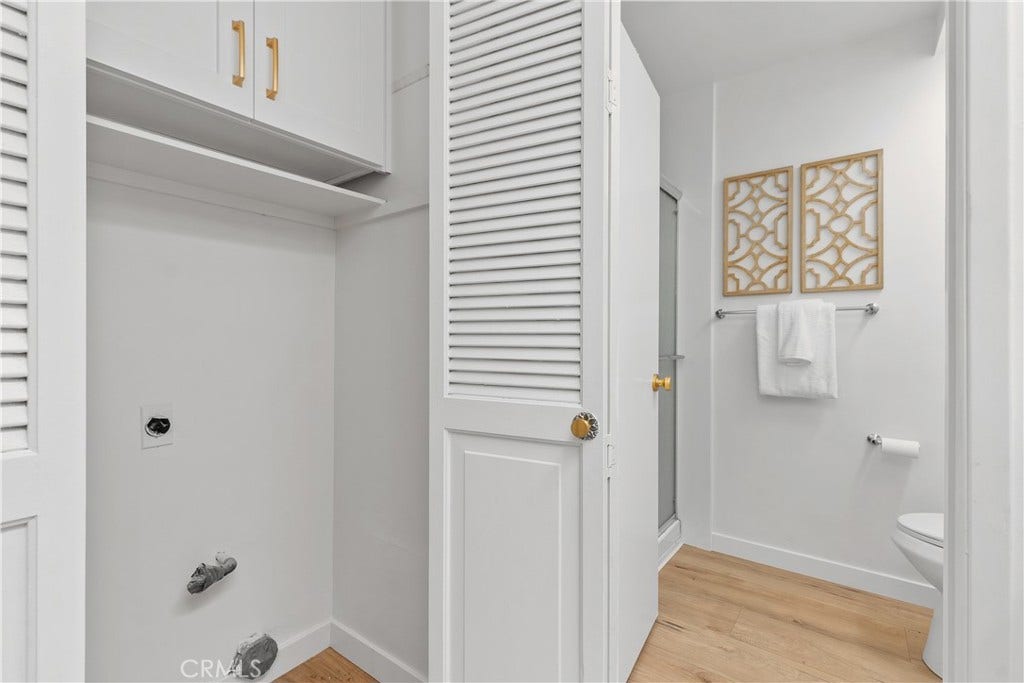 5171 Blackpool Road, Westminster, CA 92683 Side by side laundry inside