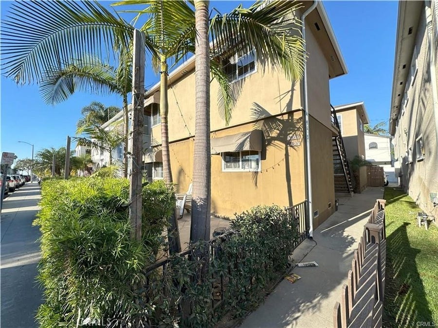 Property photo for 123 Nieto Avenue, Long Beach, CA