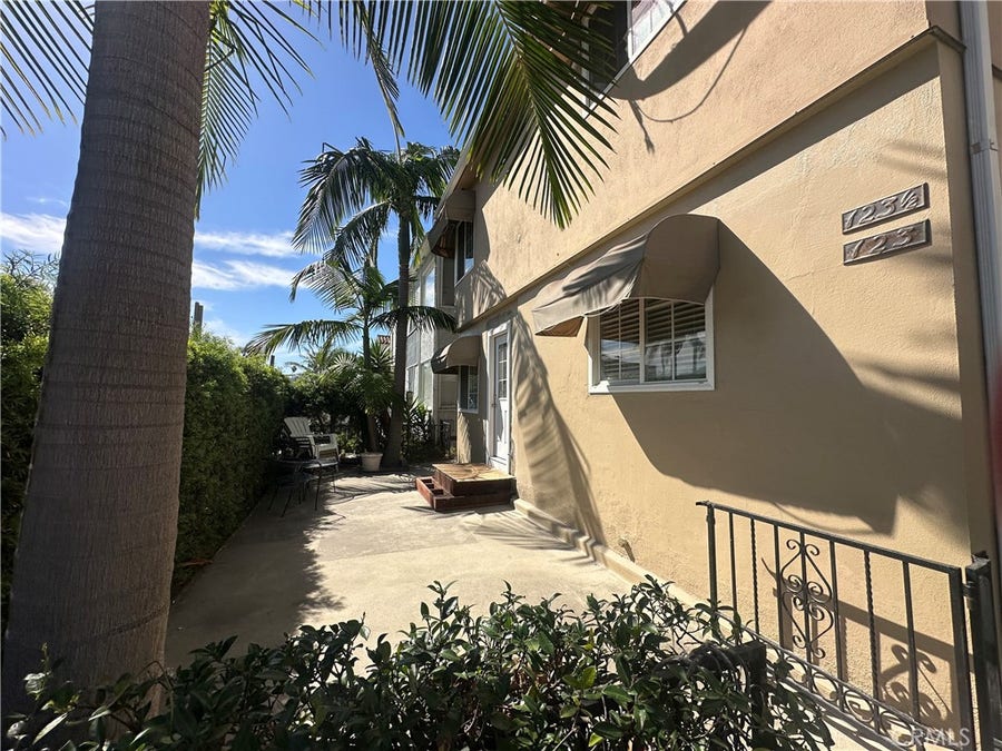 Property photo for 123 Nieto Avenue, Long Beach, CA