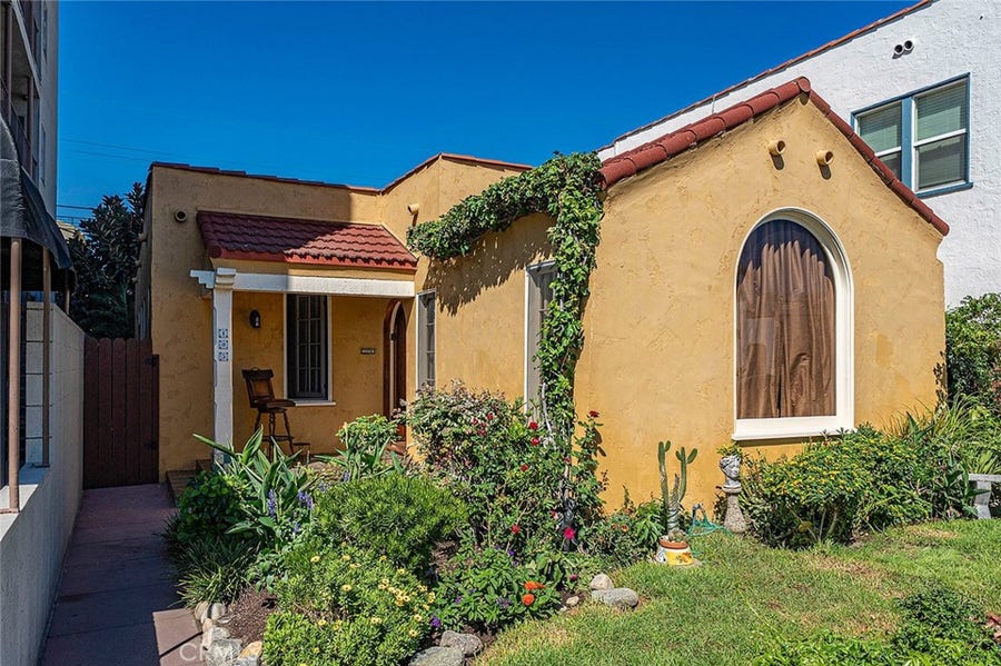 Property photo for 105 Claremont Avenue, Long Beach, CA