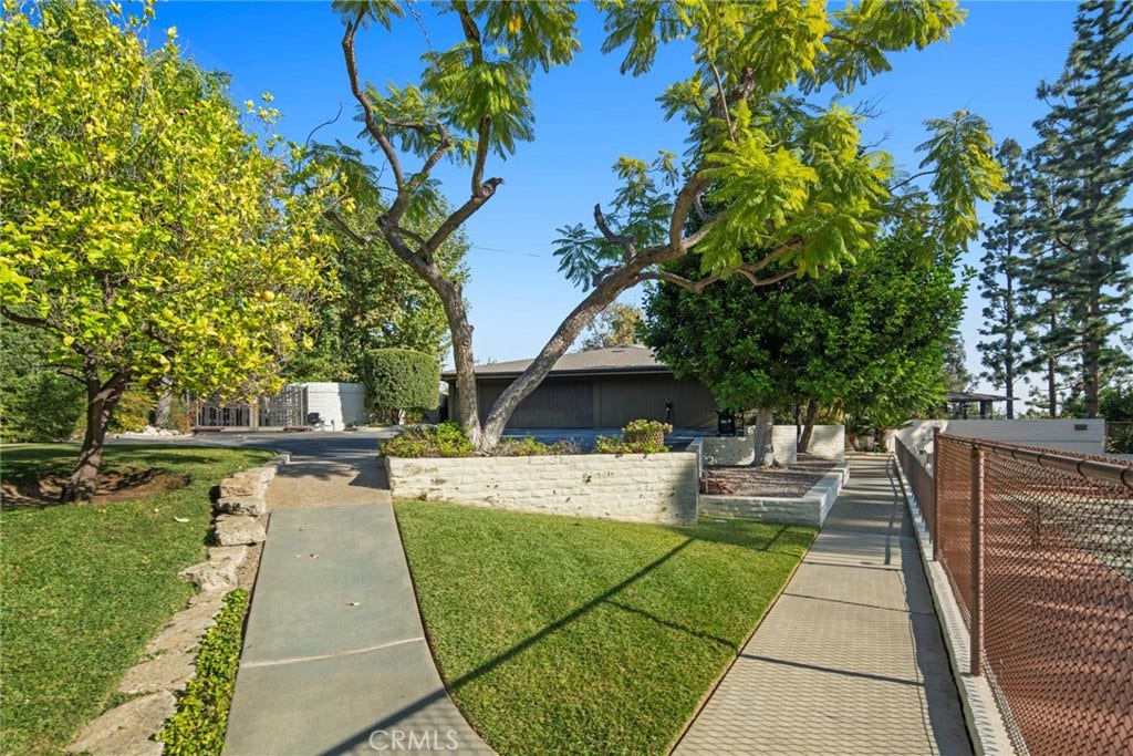 1458 Hillcrest, Pasadena, CA 91106 1458 Hillcrest, Pasadena, CA 91106