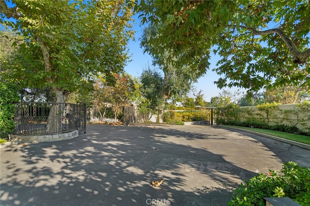 1458 Hillcrest, Pasadena, CA 91106 1458 Hillcrest, Pasadena, CA 91106