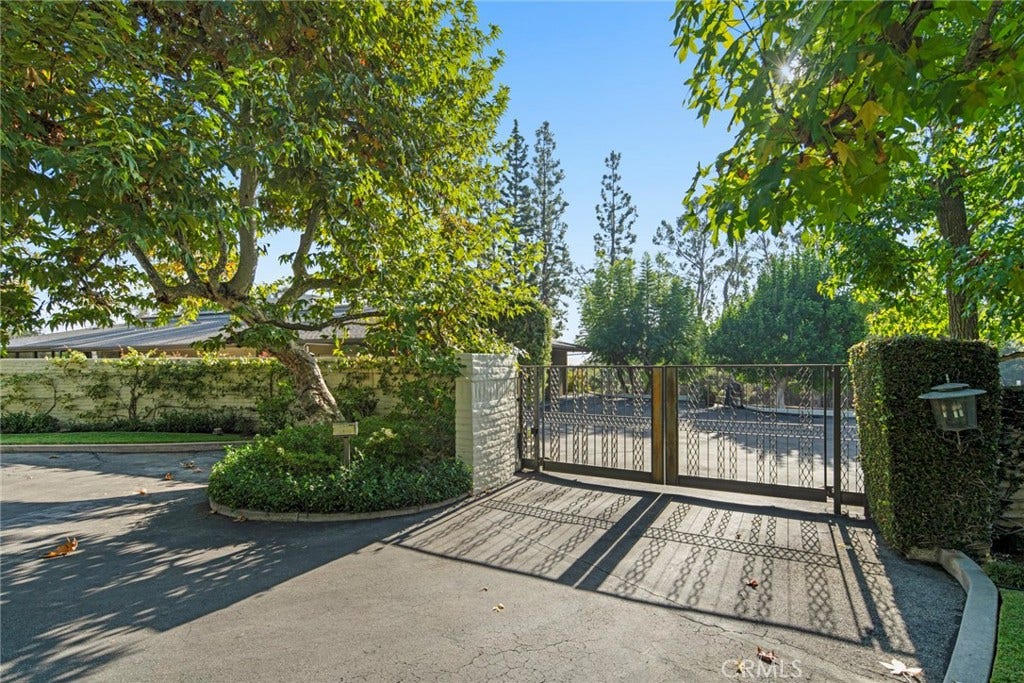 1458 Hillcrest, Pasadena, CA 91106 1458 Hillcrest, Pasadena, CA 91106