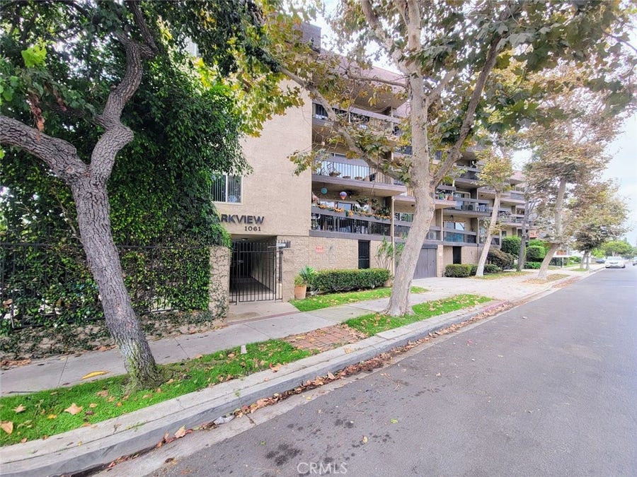 Property photo for 1061 Park Avenue, #211, Long Beach, CA